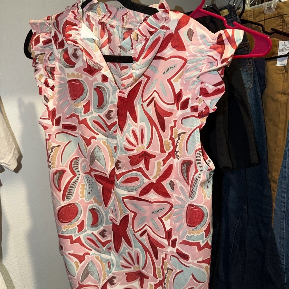 Floral Print top with Ruffled Sleeves - Picture 2 of 3